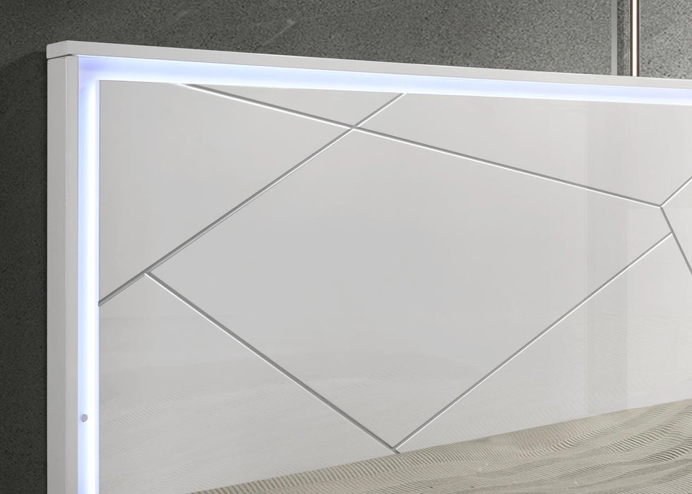 King Bed - Dresser - Mirror