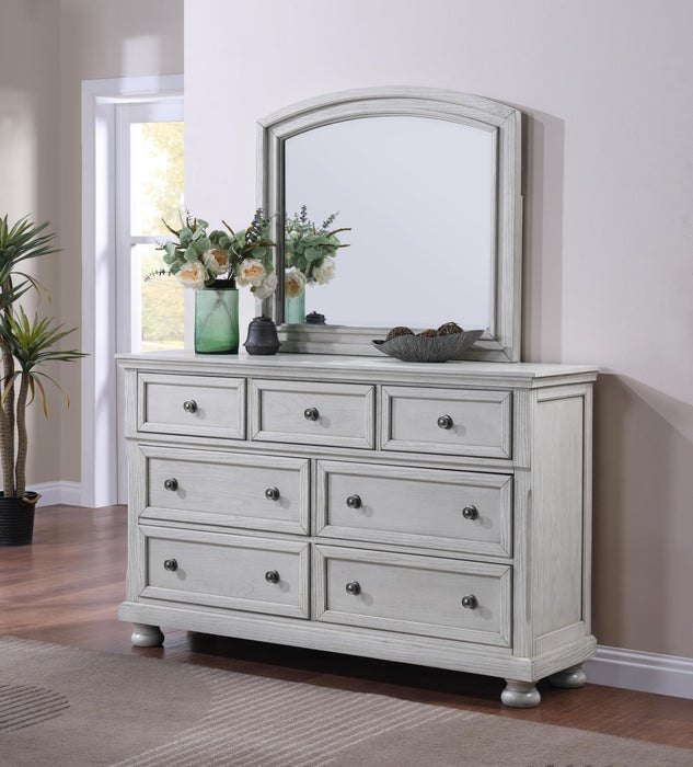 B071 White Dresser