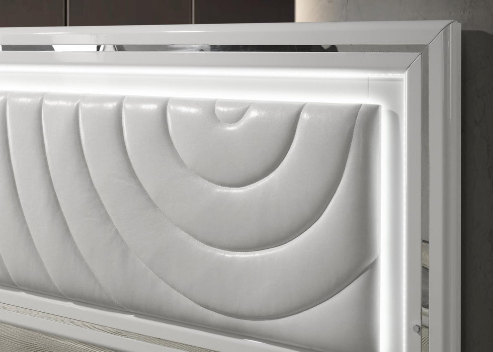 Queen Bed - Dresser - Mirror