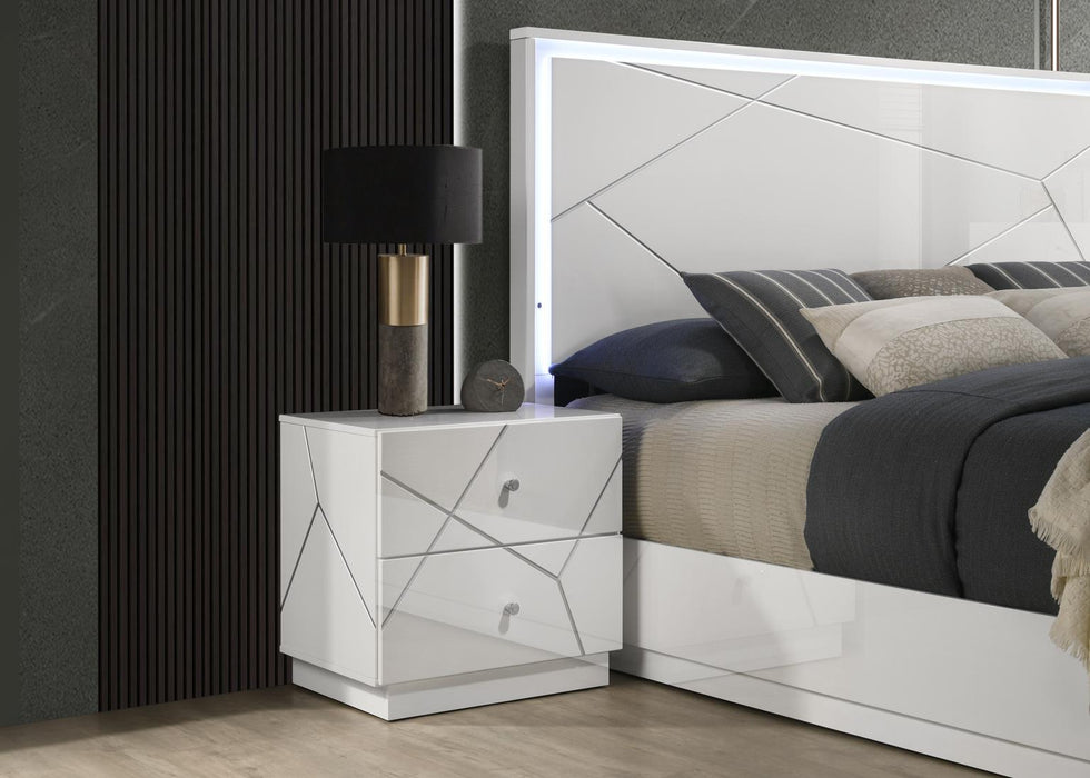 Queen Bed - Dresser - Mirror