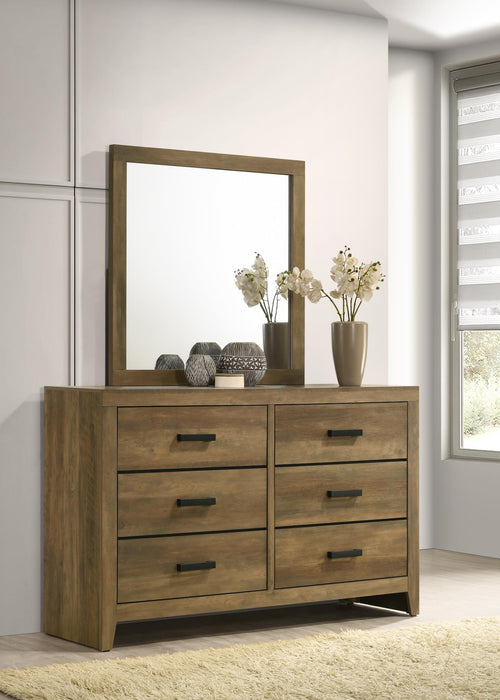 B526 Knotty Oak Dresser