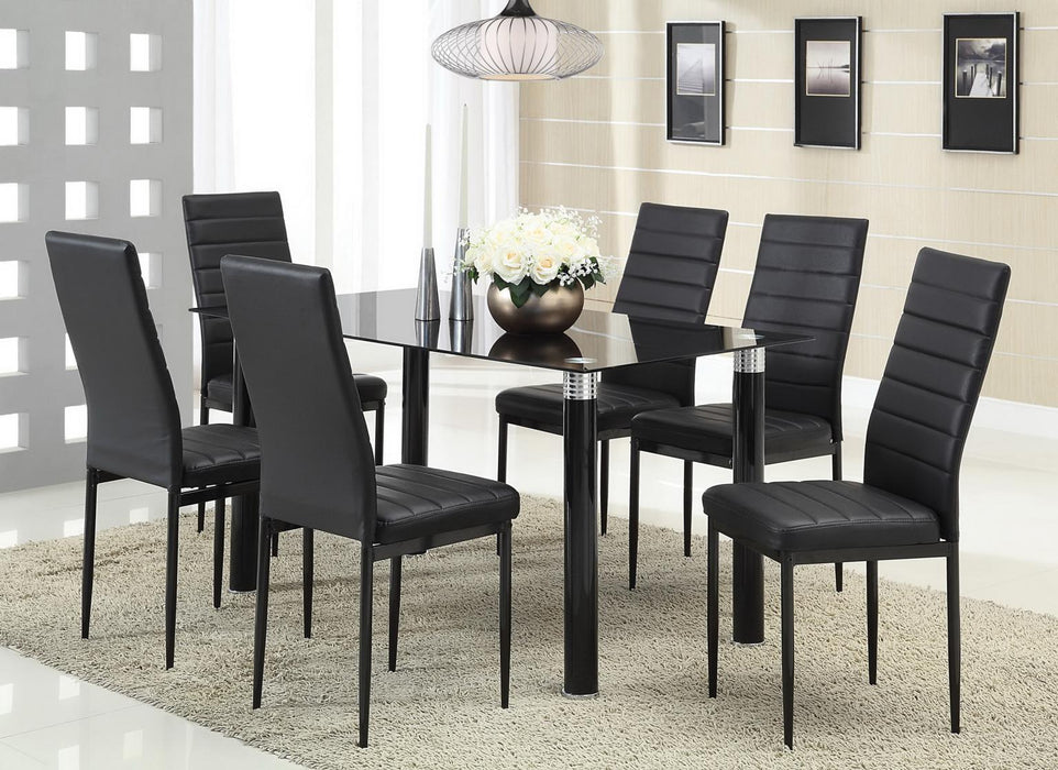 D635 Table With Chairs